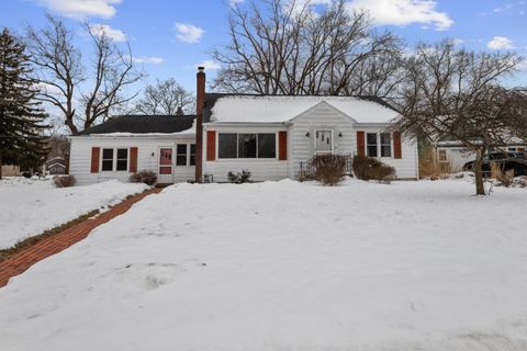 Photo of 308 River Street, Hillsdale, MI 49242 (MLS # 26005263)