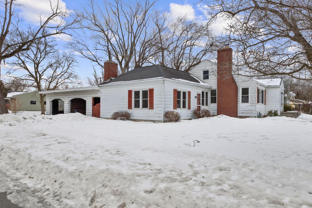 Photo of 308 River Street, Hillsdale, MI 49242 (MLS # 26005263)