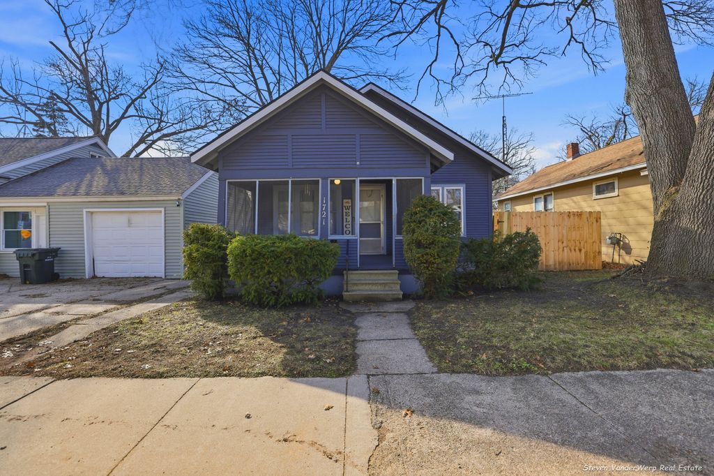 Photo of 1721 Jarman Street, Muskegon, MI 49442 (MLS # 26011433)