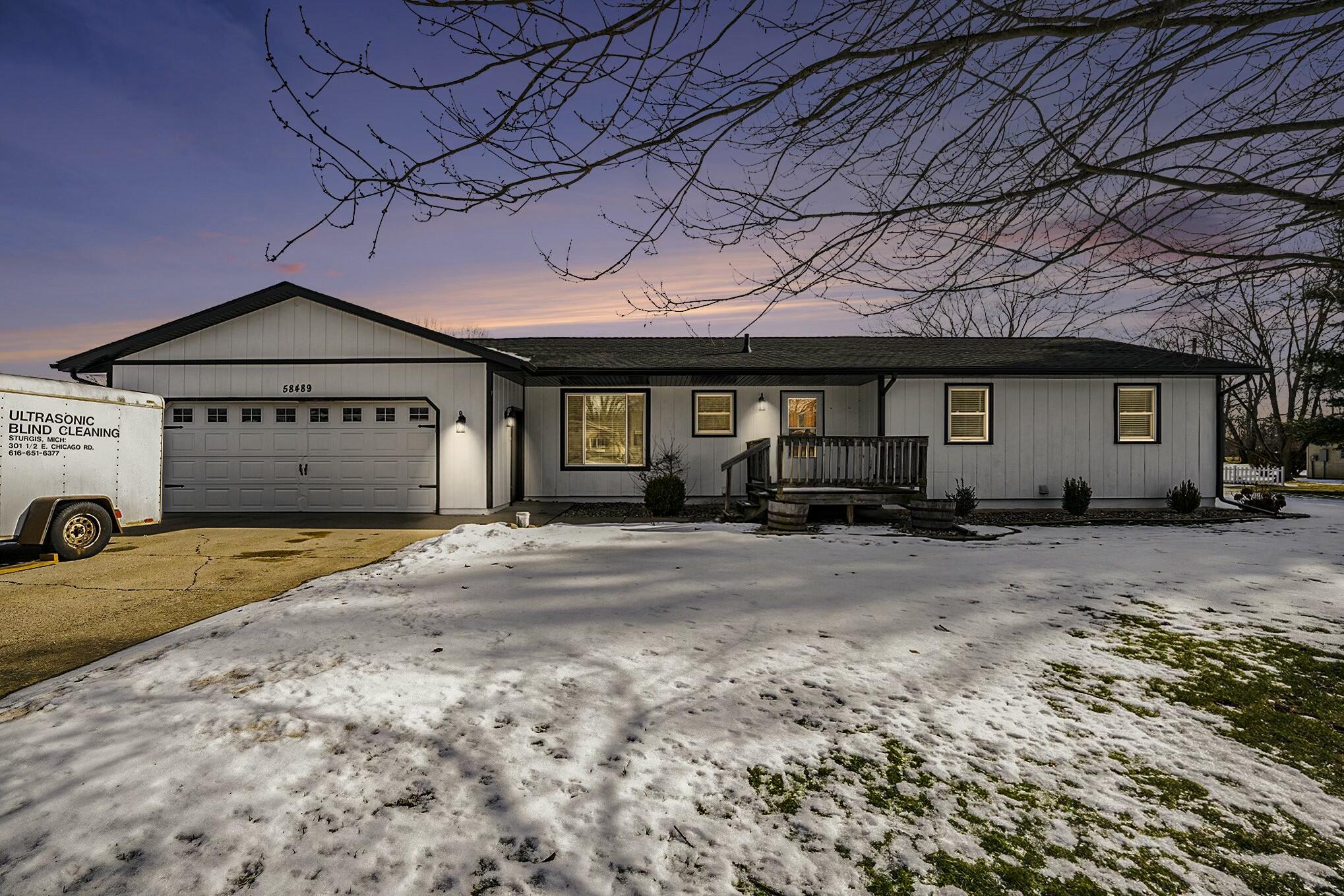 Three Rivers, Michigan 49093, United States, 3 Bedrooms Bedrooms, ,2 BathroomsBathrooms,Residential,Pending,11934