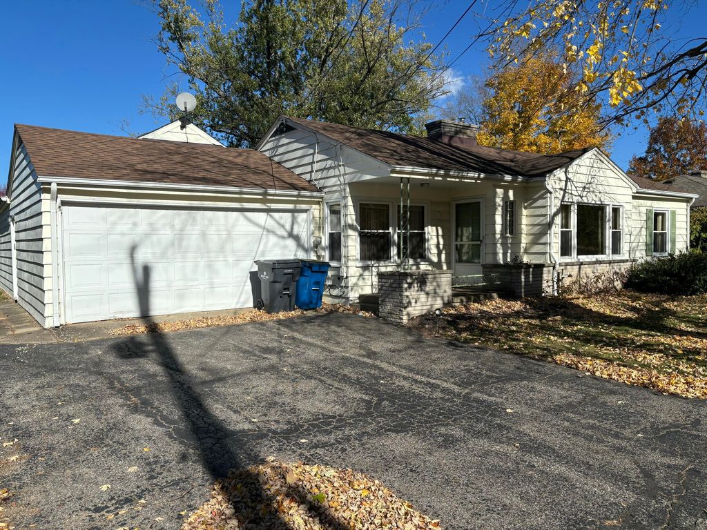 Photo of 3017 E E G Ave Avenue, Kalamazoo, MI 49004 (MLS # 25056450)