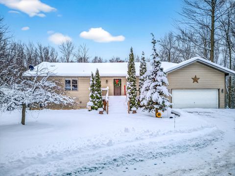 Photo of 4895 W Birch Lane, Pentwater, MI 49449 (MLS # 25060768)