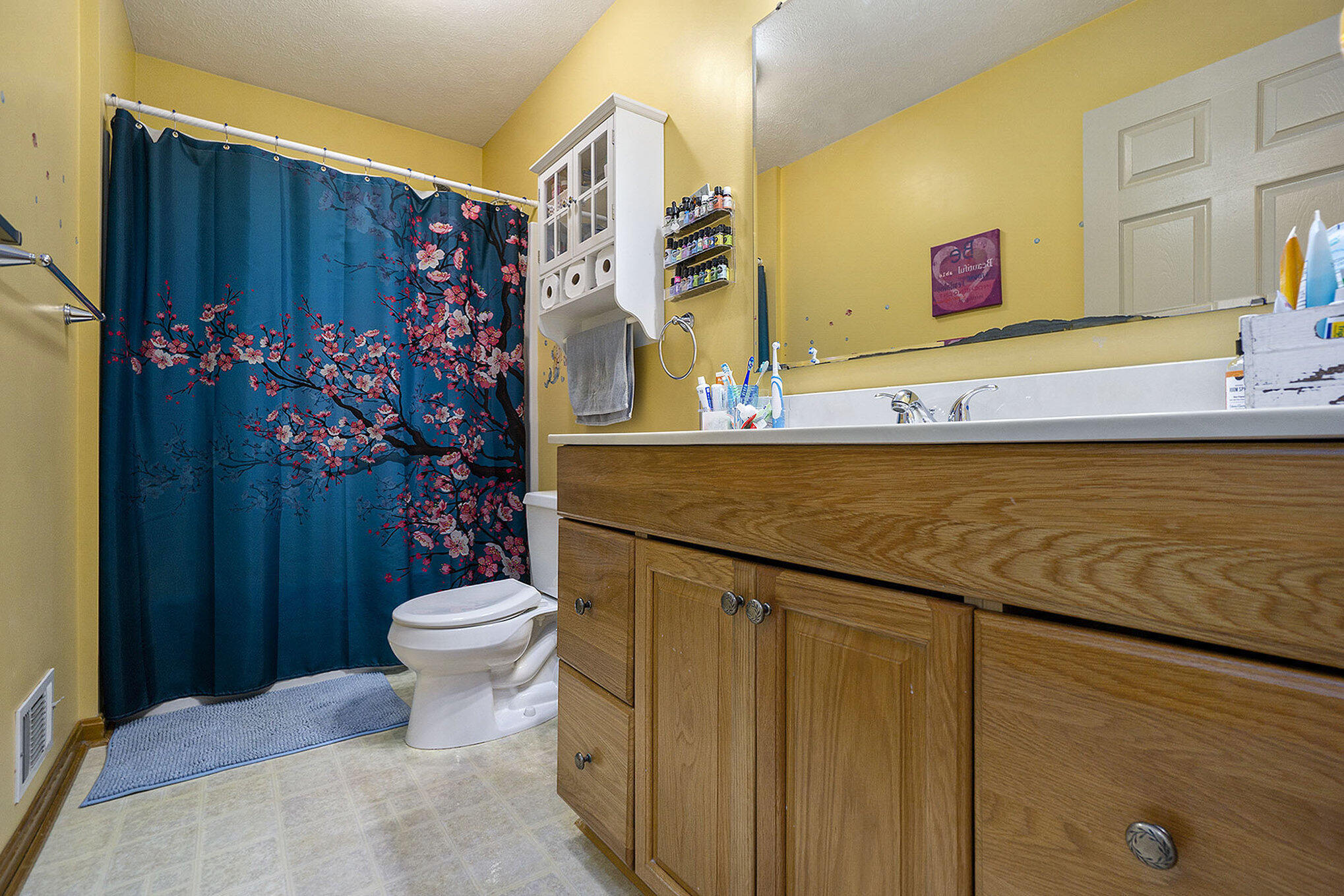 Allegan, Michigan 49010, United States, 4 Bedrooms Bedrooms, ,2 BathroomsBathrooms,Residential,Pending,211511