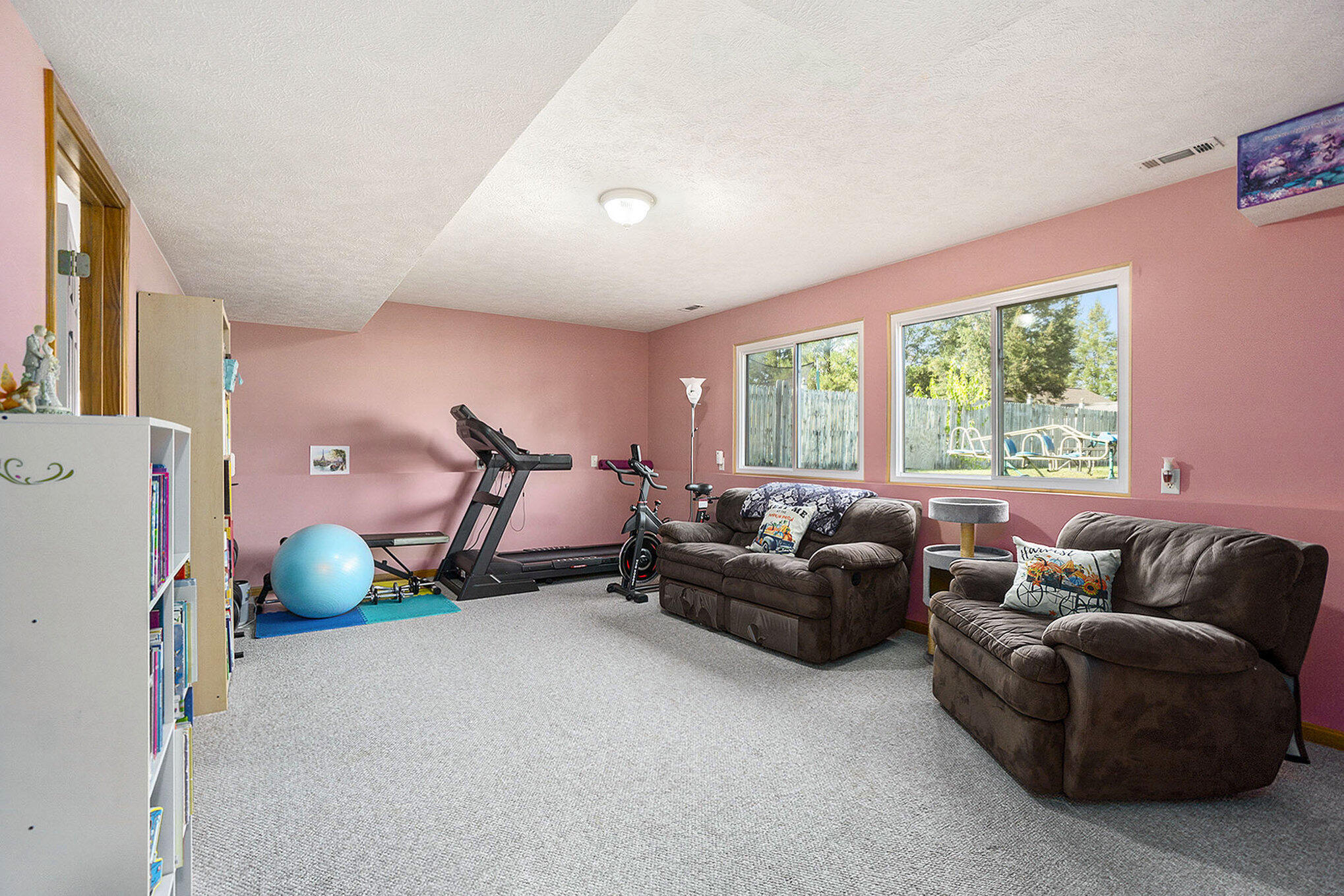 Allegan, Michigan 49010, United States, 4 Bedrooms Bedrooms, ,2 BathroomsBathrooms,Residential,Pending,211511