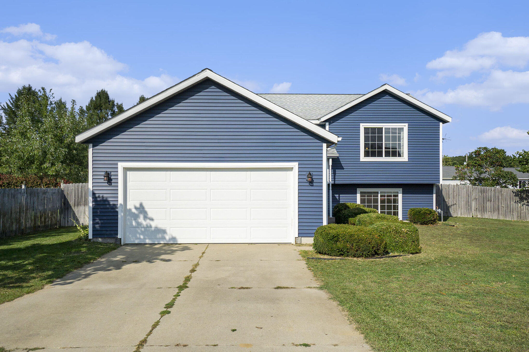 Allegan, Michigan 49010, United States, 4 Bedrooms Bedrooms, ,2 BathroomsBathrooms,Residential,Pending,211511