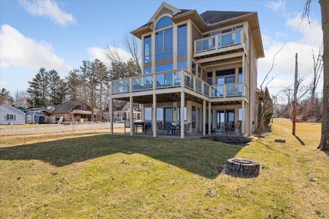 2490 Lakeview Drive Clarklake MI 49234