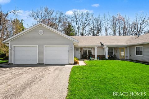 Photo of 3369 Clear Vista Court NE, Grand Rapids, MI 49525 (MLS # 26016871)