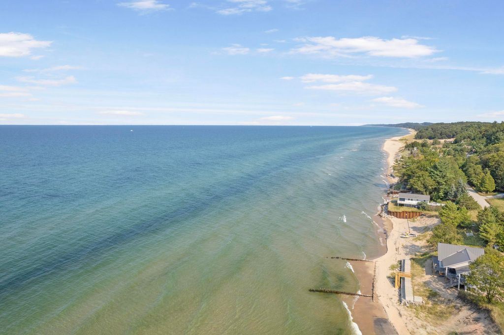 Photo of 10508 Lost Valley Road, Montague, MI 49437 (MLS # 26005628)