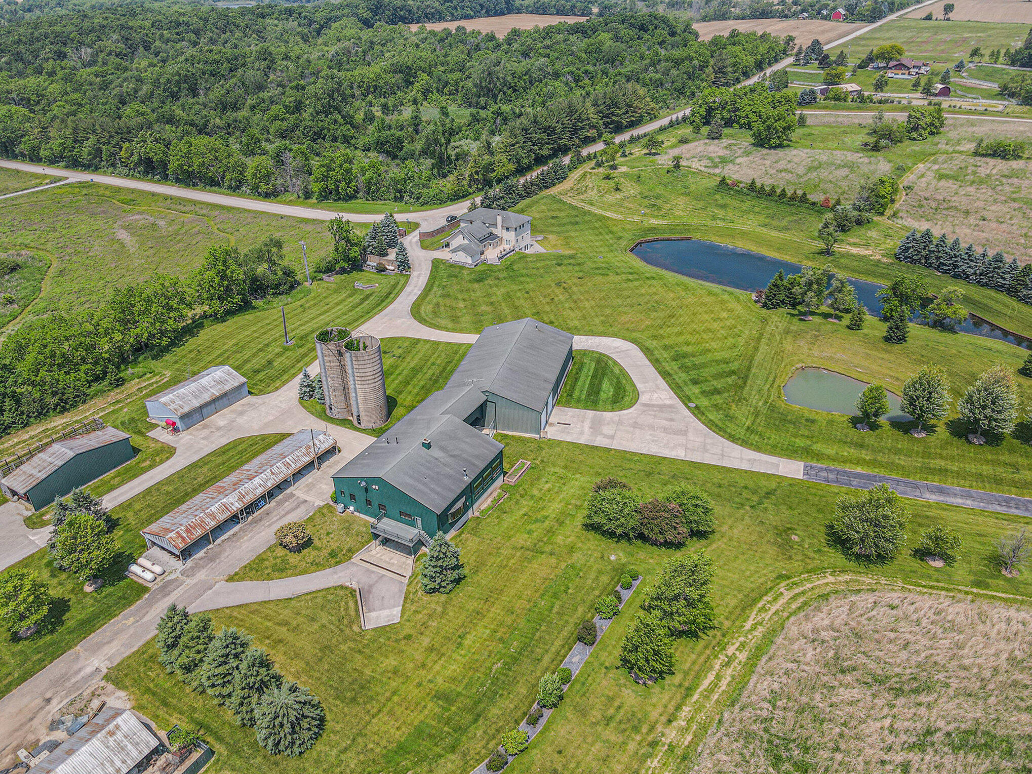 Saline, Michigan, 48176, United States, 5 Bedrooms Bedrooms, ,5 BathroomsBathrooms,Residential,Active,2044537
