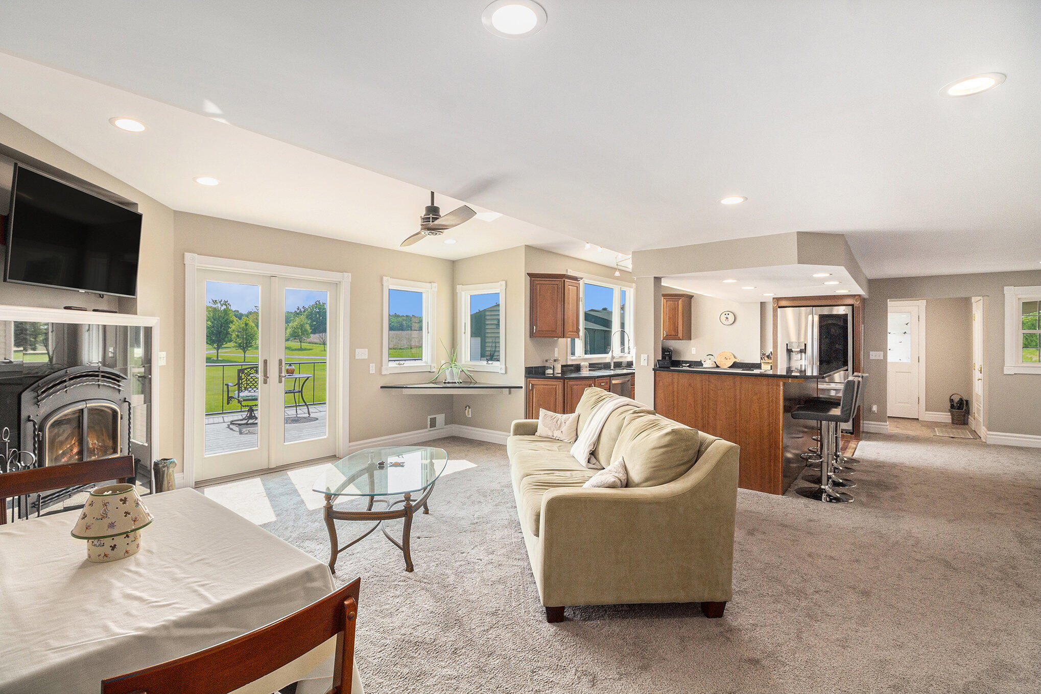 Saline, Michigan, 48176, United States, 5 Bedrooms Bedrooms, ,5 BathroomsBathrooms,Residential,Active,2044537