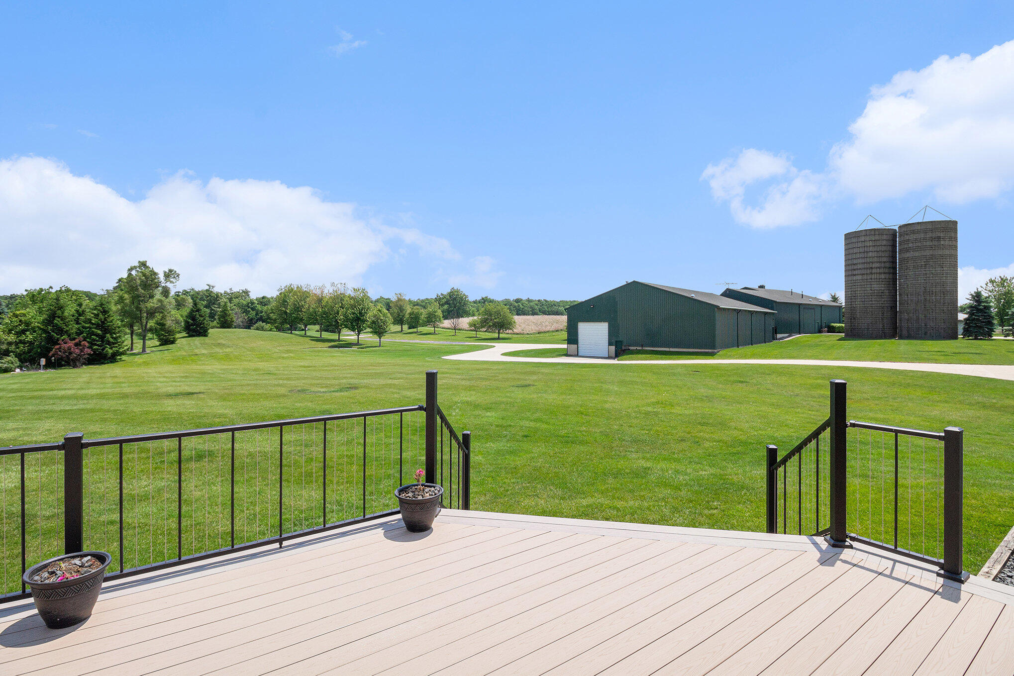 Saline, Michigan, 48176, United States, 5 Bedrooms Bedrooms, ,5 BathroomsBathrooms,Residential,Active,2044537
