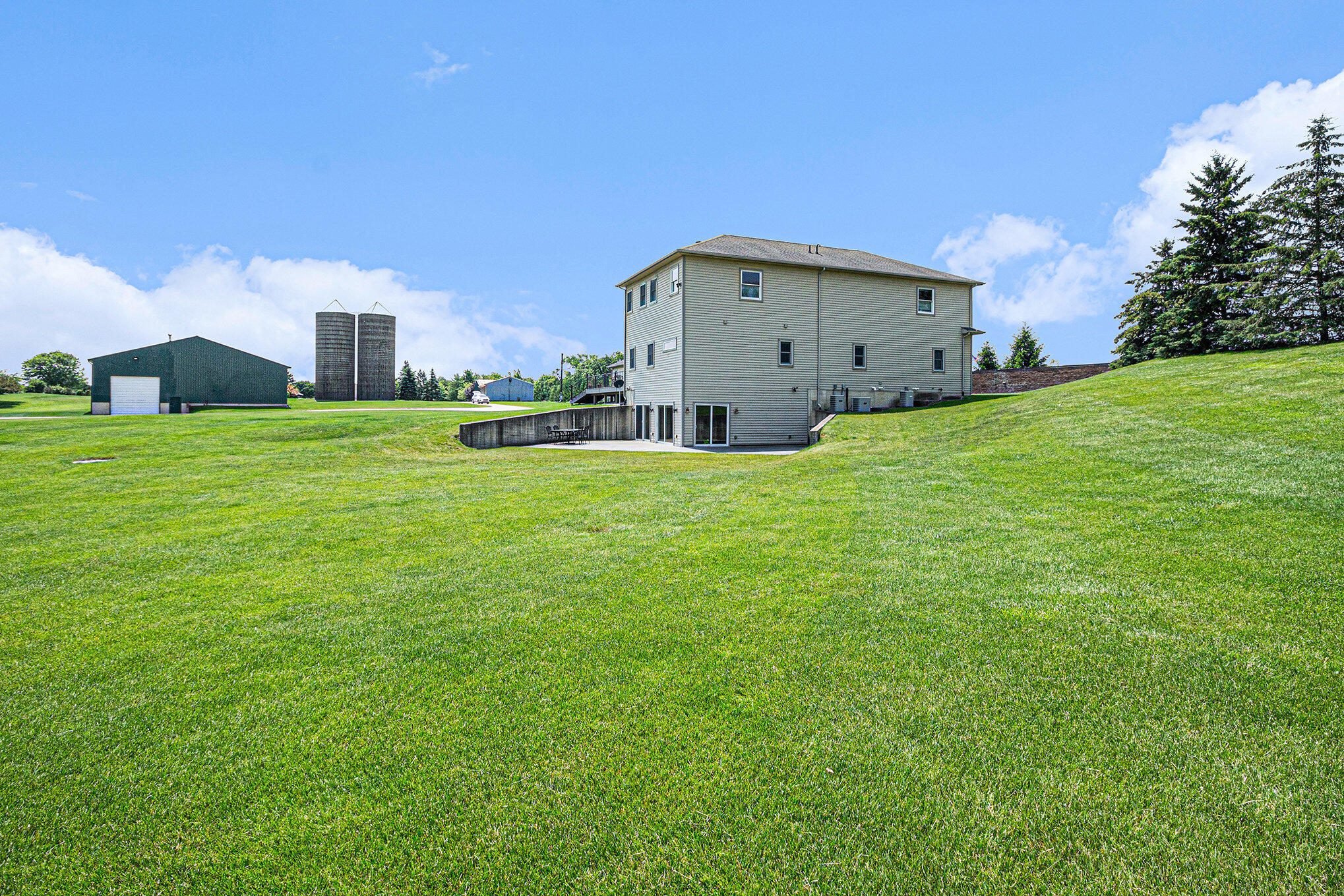 Saline, Michigan, 48176, United States, 5 Bedrooms Bedrooms, ,5 BathroomsBathrooms,Residential,Active,2044537
