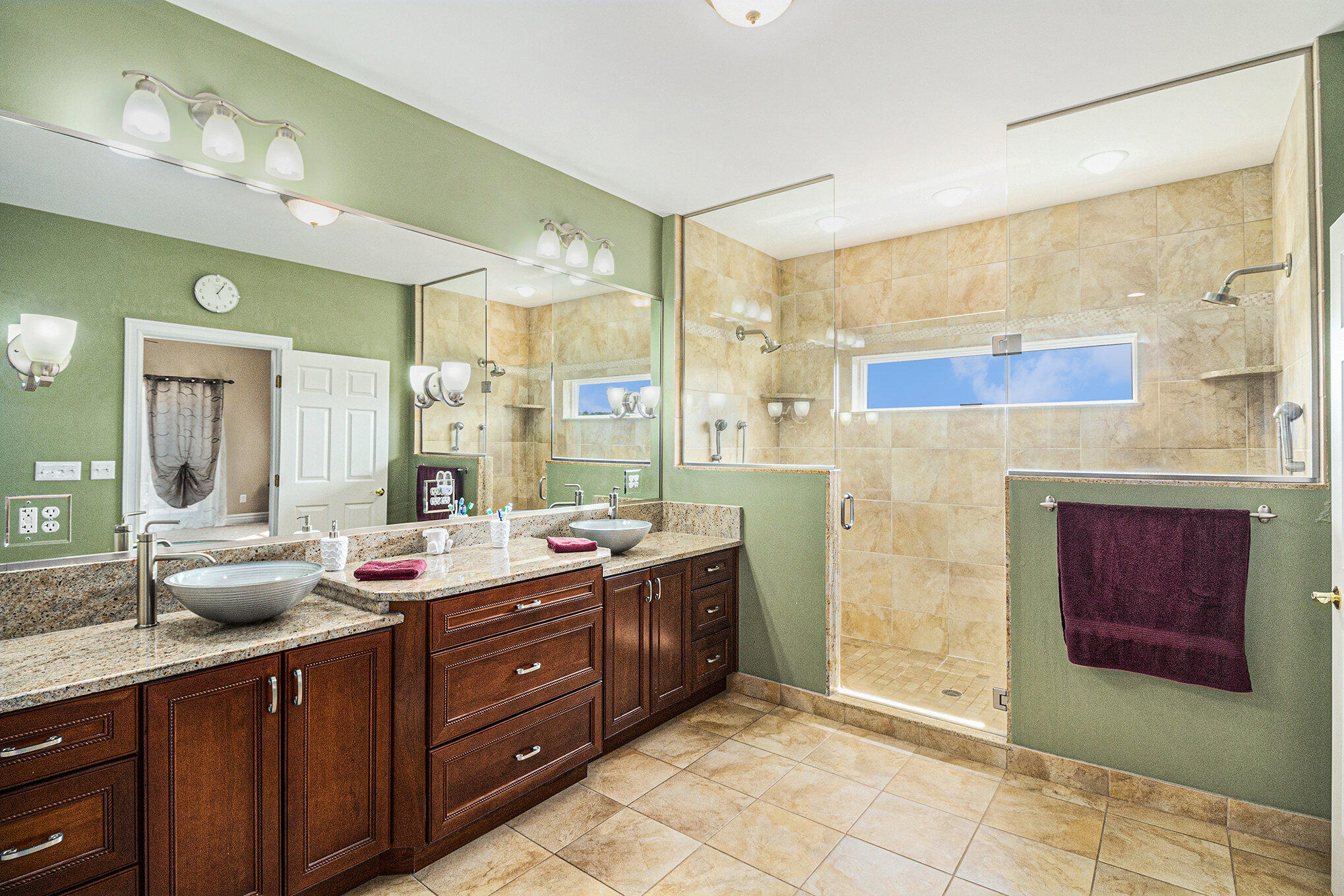 Saline, Michigan, 48176, United States, 5 Bedrooms Bedrooms, ,5 BathroomsBathrooms,Residential,Active,2044537