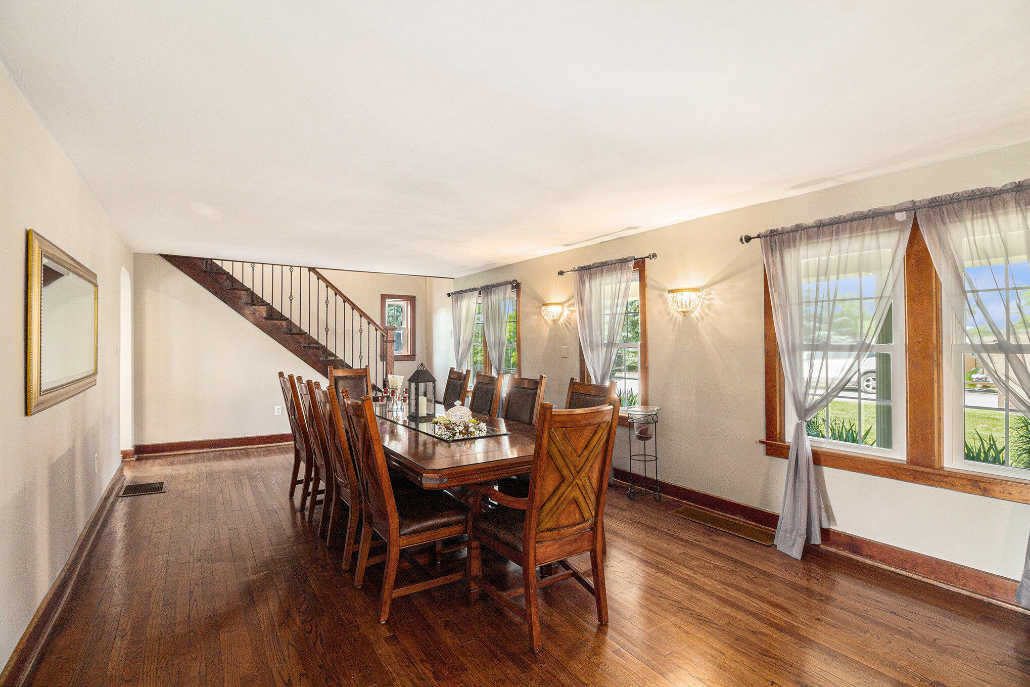 Saline, Michigan, 48176, United States, 5 Bedrooms Bedrooms, ,5 BathroomsBathrooms,Residential,Active,2044537