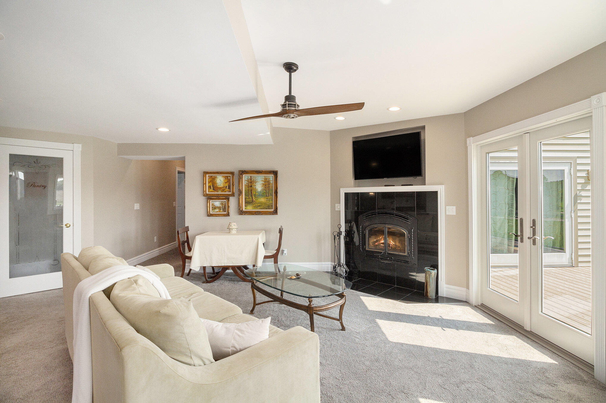 Saline, Michigan, 48176, United States, 5 Bedrooms Bedrooms, ,5 BathroomsBathrooms,Residential,Active,2044537
