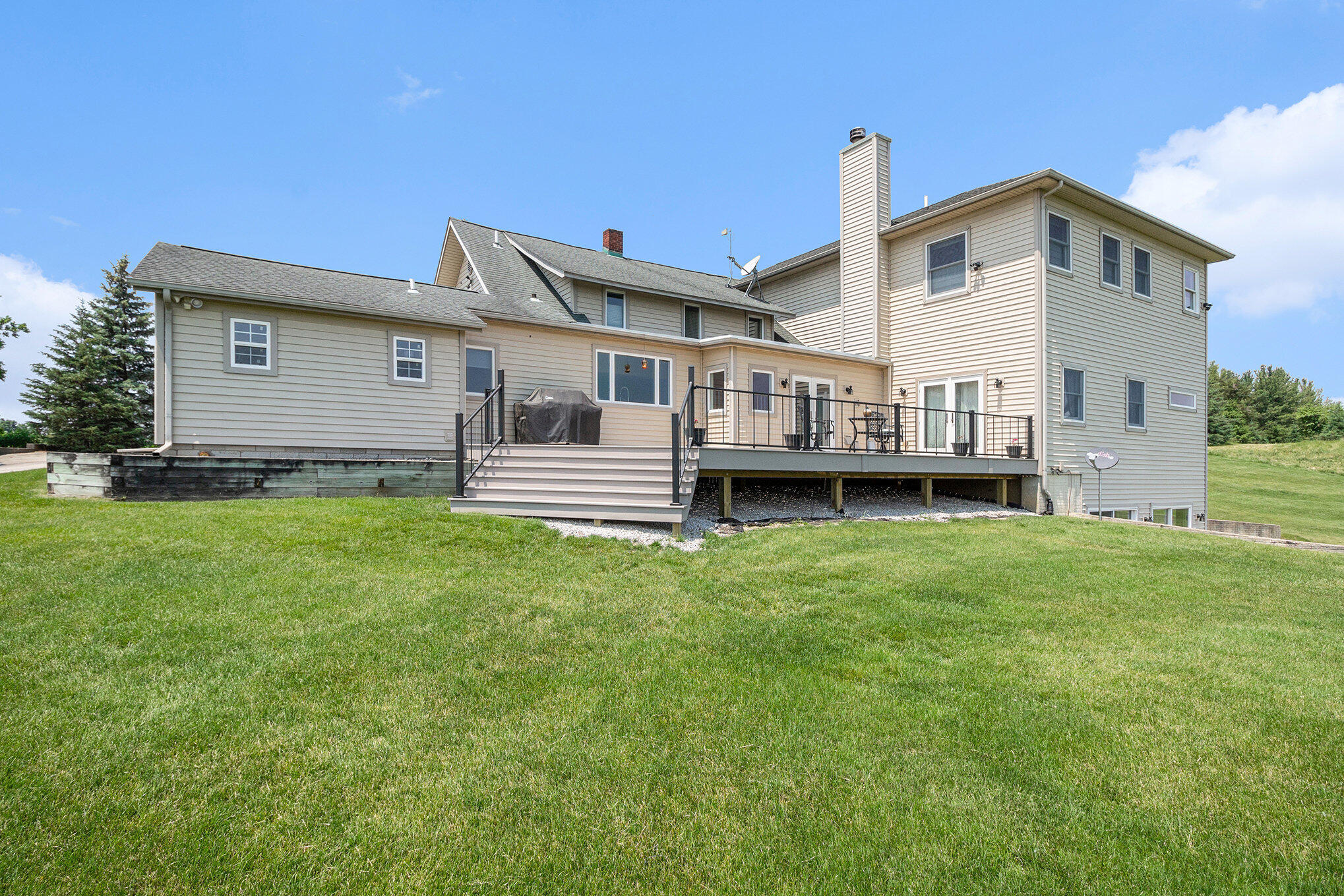 Saline, Michigan, 48176, United States, 5 Bedrooms Bedrooms, ,5 BathroomsBathrooms,Residential,Active,2044537
