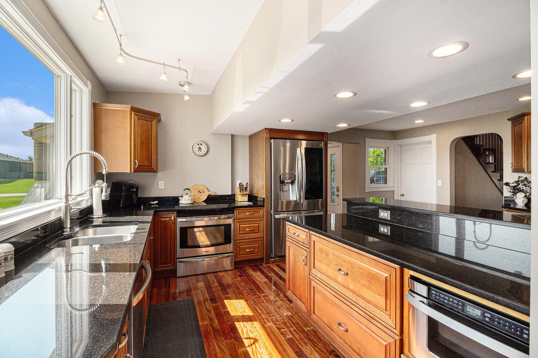 Saline, Michigan, 48176, United States, 5 Bedrooms Bedrooms, ,5 BathroomsBathrooms,Residential,Active,2044537