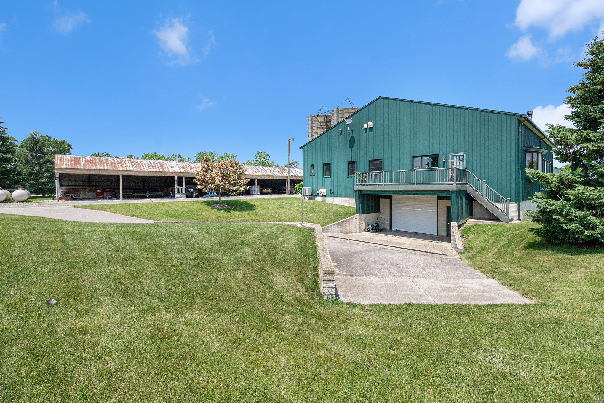 Saline, Michigan, 48176, United States, 5 Bedrooms Bedrooms, ,5 BathroomsBathrooms,Residential,Active,2044537