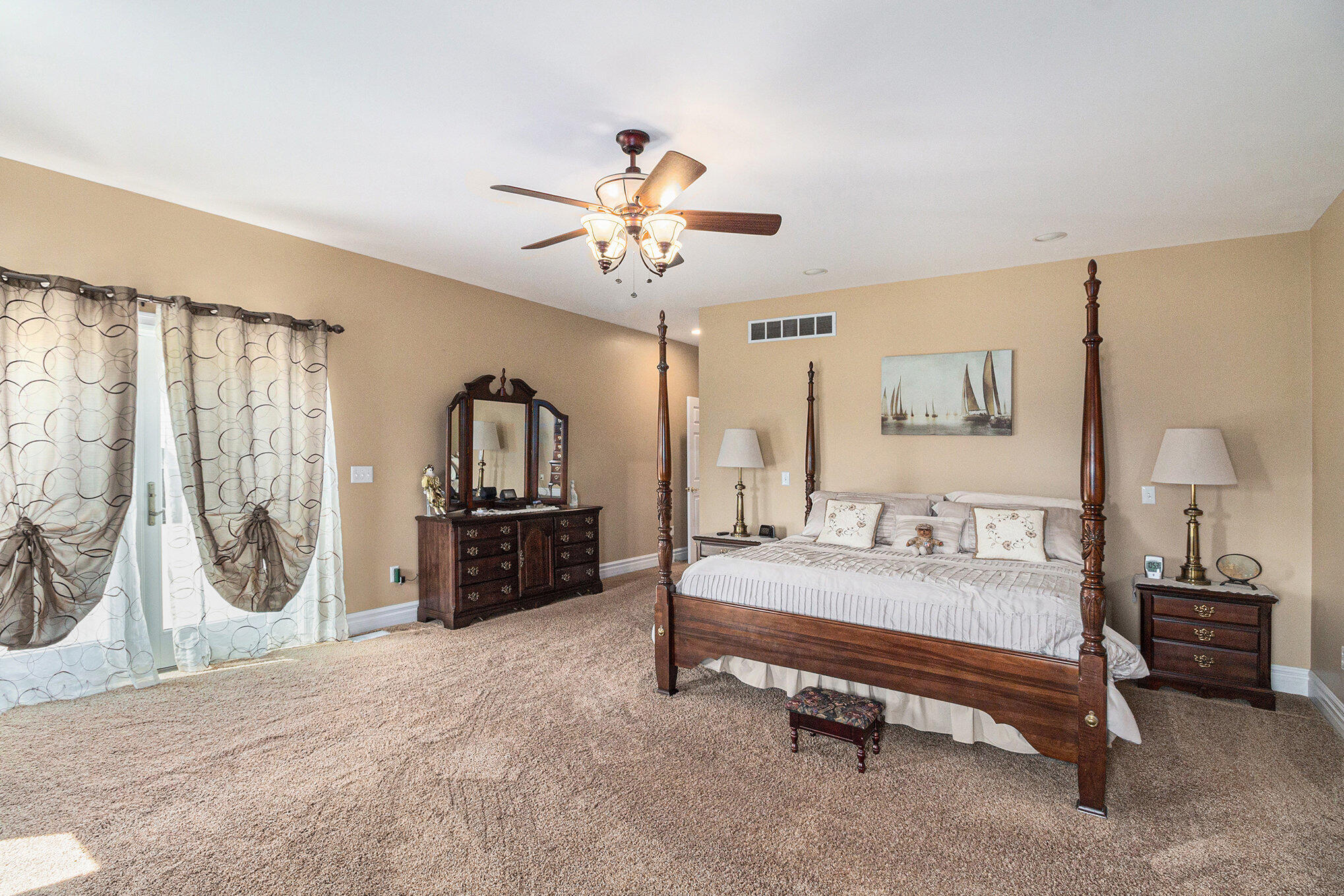 Saline, Michigan, 48176, United States, 5 Bedrooms Bedrooms, ,5 BathroomsBathrooms,Residential,Active,2044537