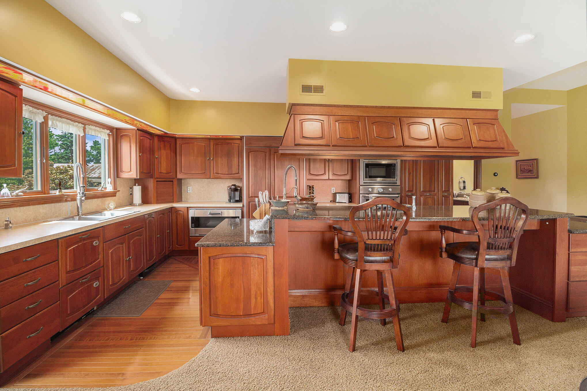 Saline, Michigan, 48176, United States, 5 Bedrooms Bedrooms, ,5 BathroomsBathrooms,Residential,Active,2044537