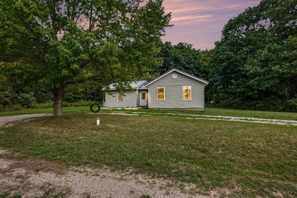 2225 S WISNER AVE, FREMONT, MI 49412 - Image 79b7608d6497b96b200f01ea9e0fb52e/66559764