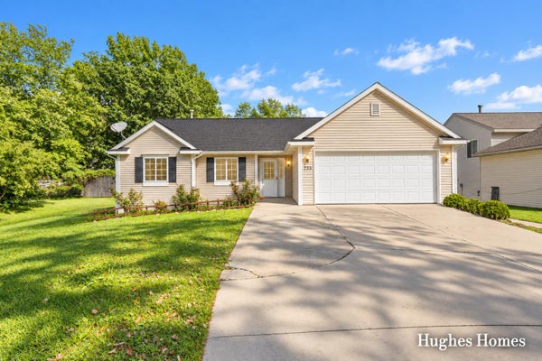 733 BLUSTONE CT SE, GRAND RAPIDS, MI 49548 - Image 79bfca31078f7e98880fec05d85ea877/4119449774