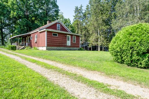 7462 W Martin Road Three Oaks MI 49128