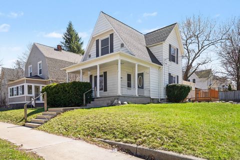 Photo of 534 Leonard Street NE, Grand Rapids, MI 49503 (MLS # 26016729)