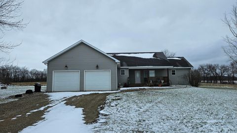 19806 Quaker Street Cassopolis MI 49031