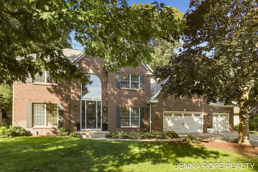 Photo of 15375 Oak Point Drive, Spring Lake, MI 49456 (MLS # 25050935)