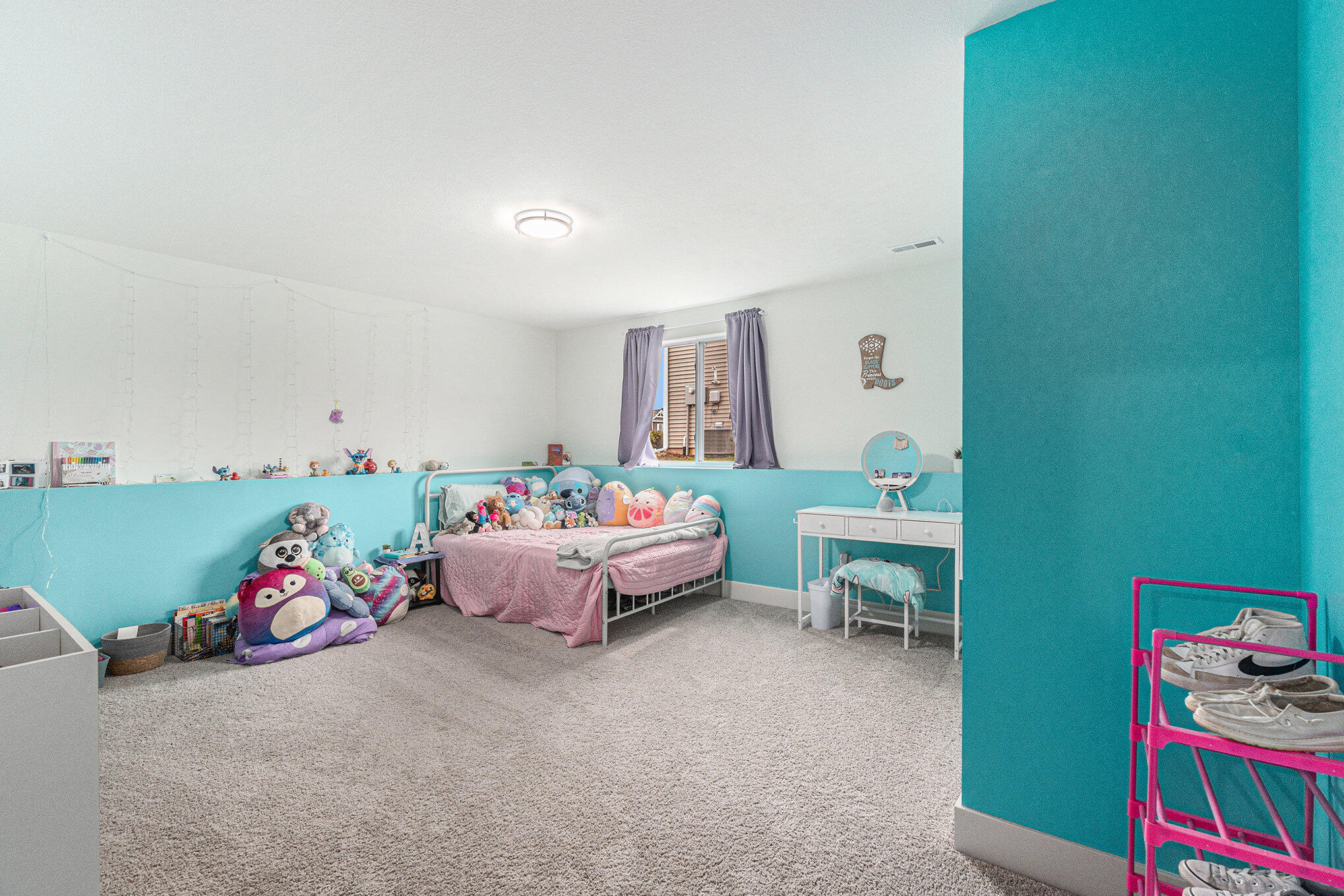 Richland, Michigan 49083, United States, 3 Bedrooms Bedrooms, ,2 BathroomsBathrooms,Residential,Active,102612