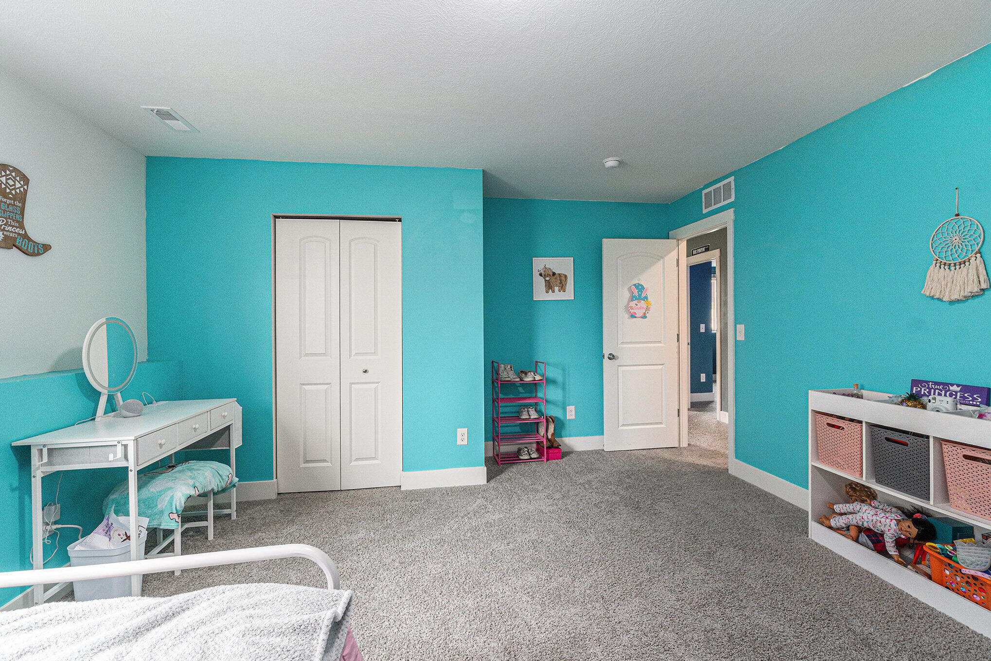 Richland, Michigan 49083, United States, 3 Bedrooms Bedrooms, ,2 BathroomsBathrooms,Residential,Active,102612