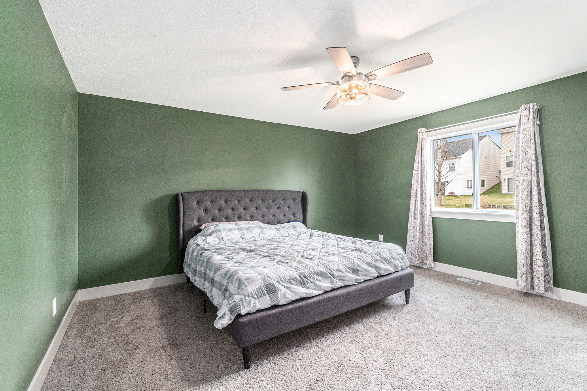 Richland, Michigan 49083, United States, 3 Bedrooms Bedrooms, ,2 BathroomsBathrooms,Residential,Active,102612