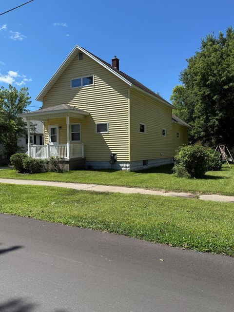 Photo of 704 Engelman Street, Manistee, MI 49660 (MLS # 25035949)