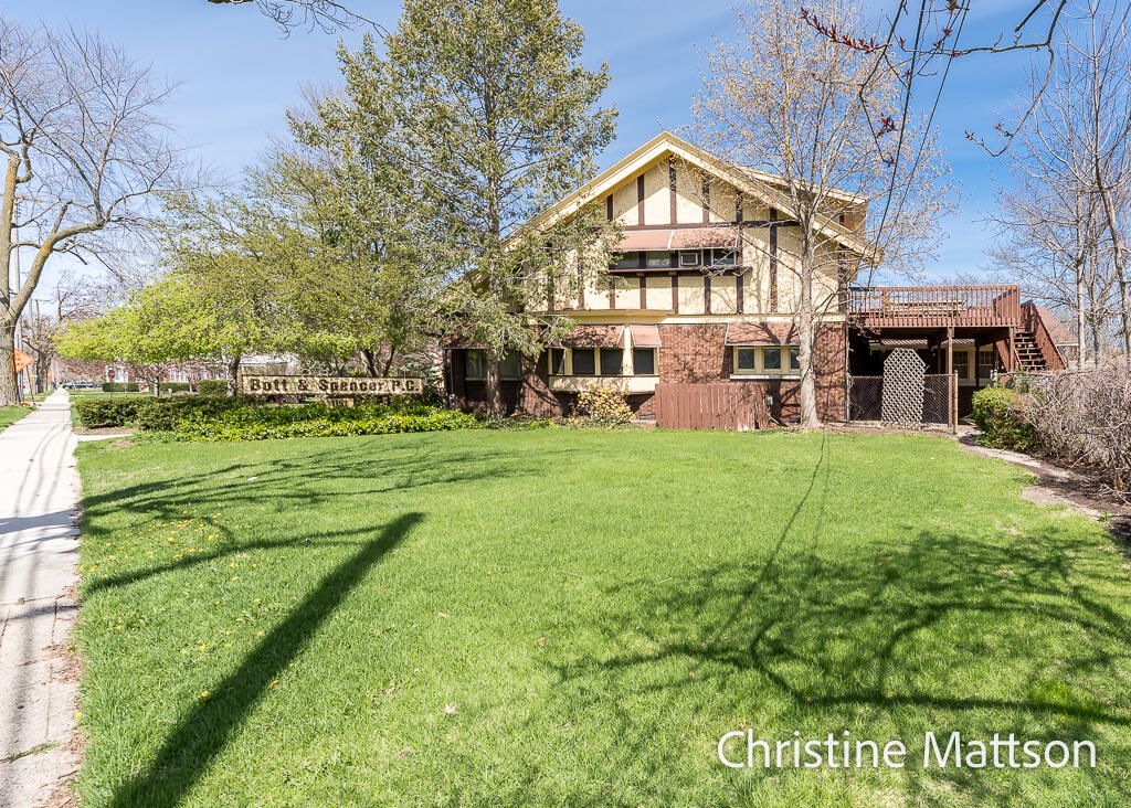 Photo of 1181 Ransom Street, Muskegon, MI 49442 (MLS # 26016847)
