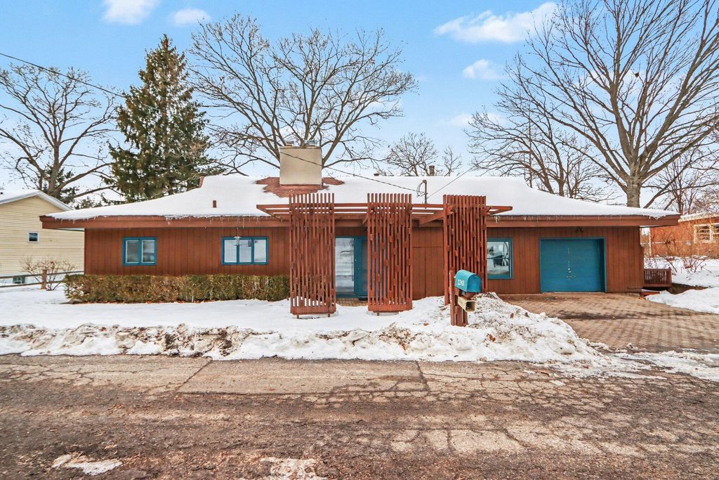 Photo of 2248 Crest Drive, Kalamazoo, MI 49008 (MLS # 26005587)