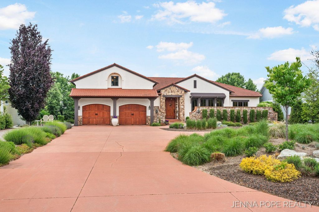 Photo of 15742 Grand Point Drive, Grand Haven, MI 49417 (MLS # 25036612)