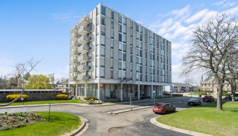 Photo of 715 W Michigan Avenue #502, Jackson, MI 49201 (MLS # 26007879)