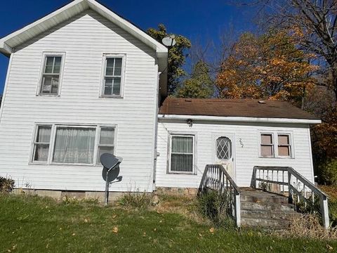 Photo of 202 Bangor Road, Lawrence, MI 49064 (MLS # 25055377)