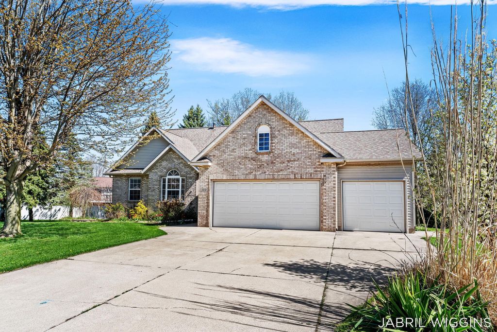 Photo of 2991 Royal Blue Court, Holland, MI 49424 (MLS # 26016868)