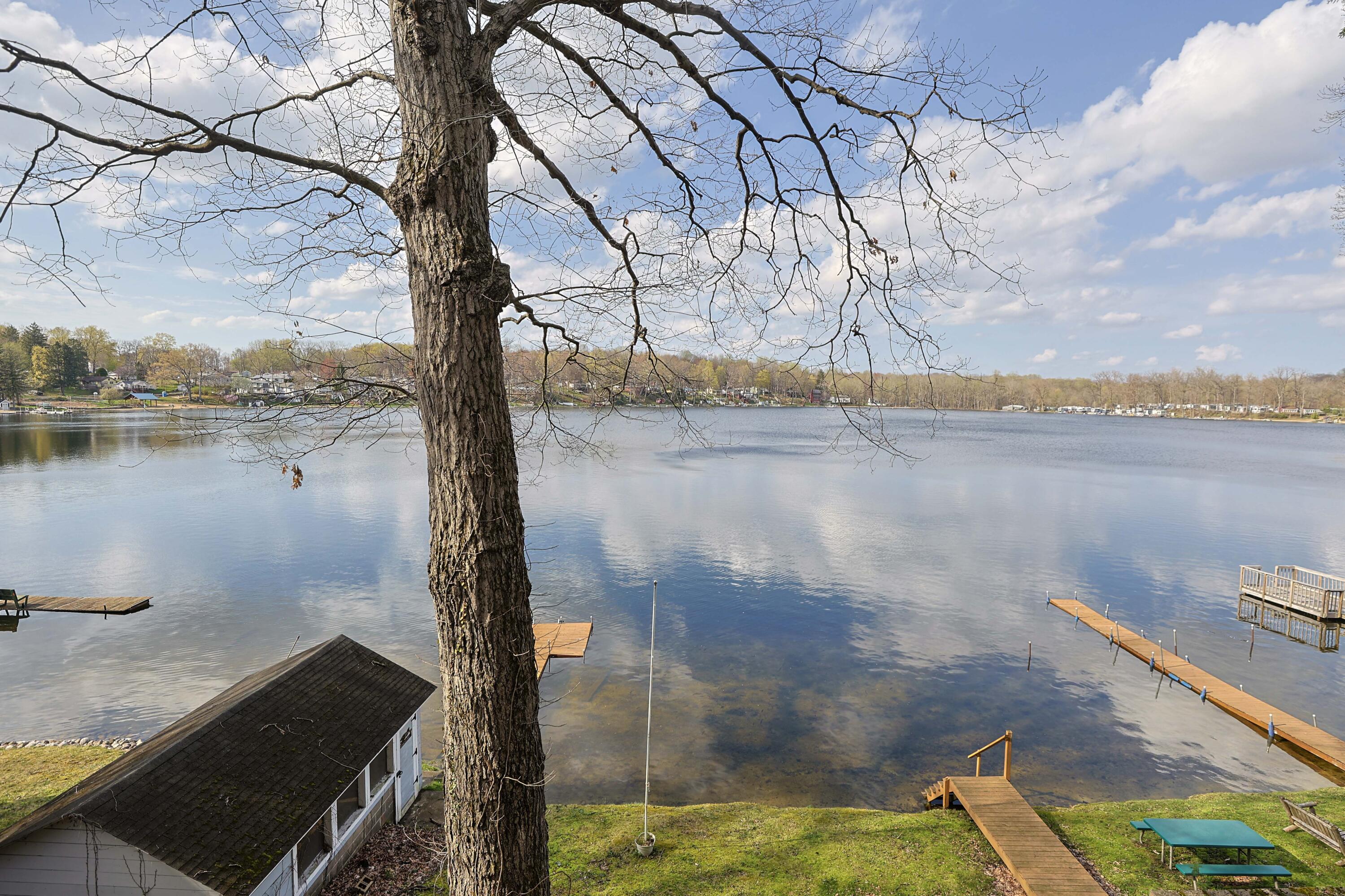 15899 Lakeview Drive