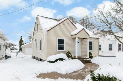 Photo of 1538 Powers Avenue NW, Grand Rapids, MI 49504 (MLS # 26004368)