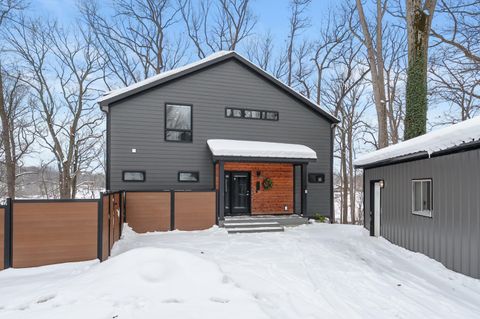 130 Singer Lake Trail Baroda MI 49101