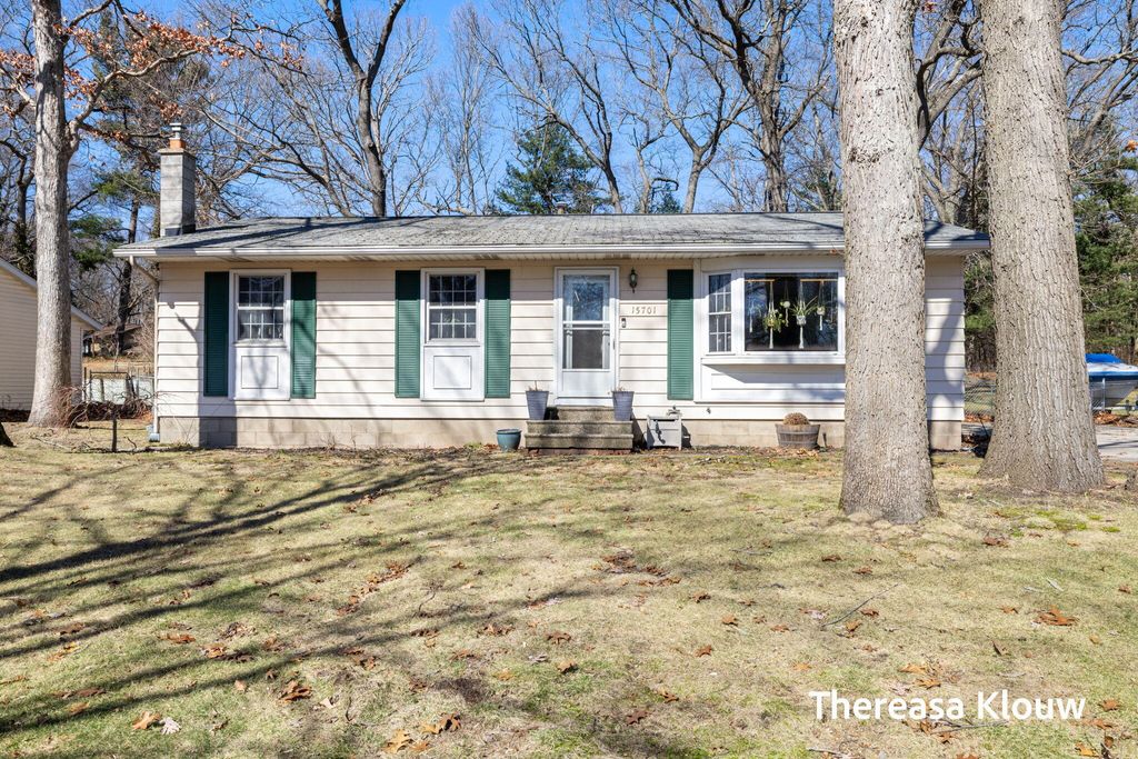 Photo of 15701 Charles Court, Grand Haven, MI 49417 (MLS # 26009713)