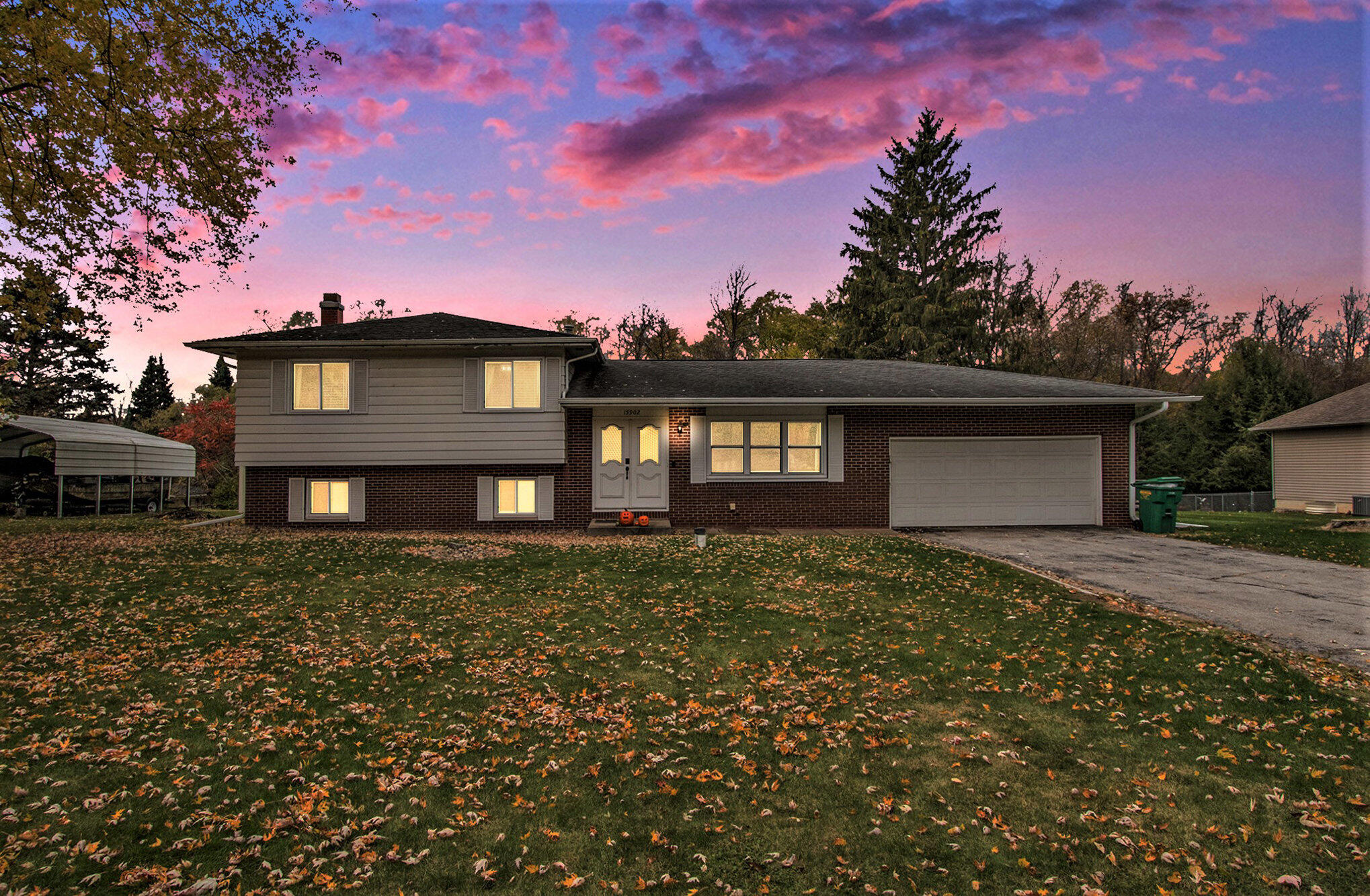 15902 Meadowview Drive