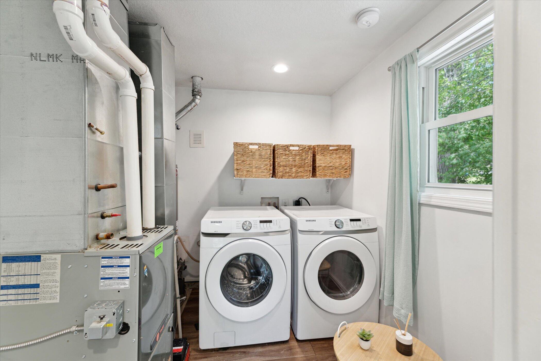 Kalamazoo, Michigan 49001, United States, 2 Bedrooms Bedrooms, ,1 BathroomBathrooms,Residential,Pending,132662