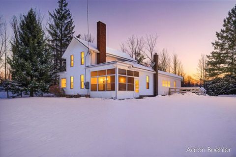 Photo of 9153 Lawrence Road, Nashville, MI 49073 (MLS # 25060805)