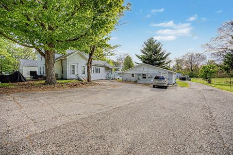 Photo of 213 Reading Avenue, Jonesville, MI 49250 (MLS # 26021894)