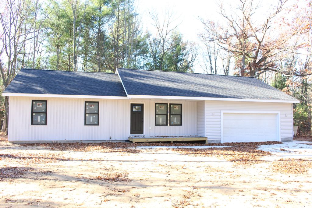 Photo of 2223 Strand Road, Muskegon, MI 49445 (MLS # 25059461)
