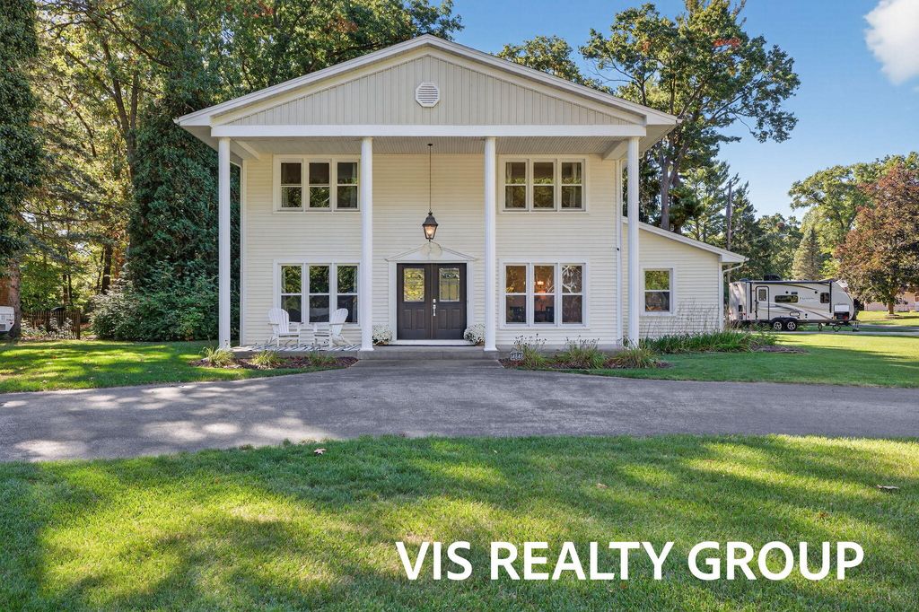 Photo of 14848 Cross Lane, Spring Lake, MI 49456 (MLS # 25052255)